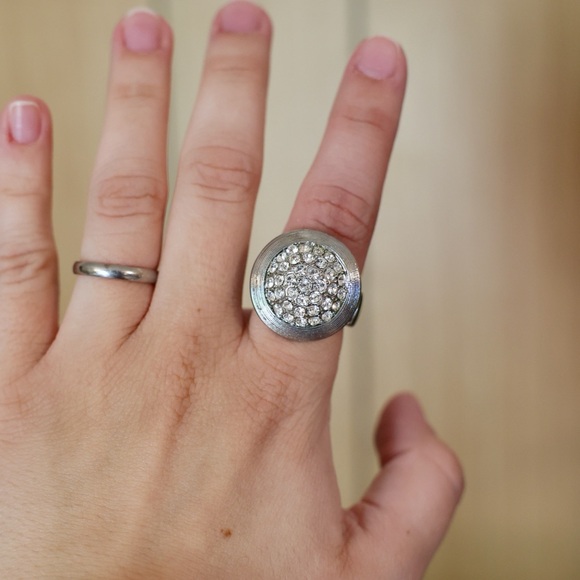 Elegant Sparkly Silver and Pearl Ring Set - Picture 7 of 10
